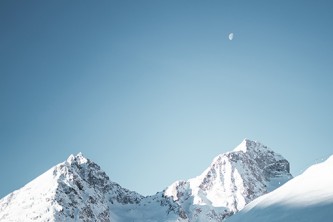 今天天气很冷是不是（今天天气很冷是不是要下雪了）